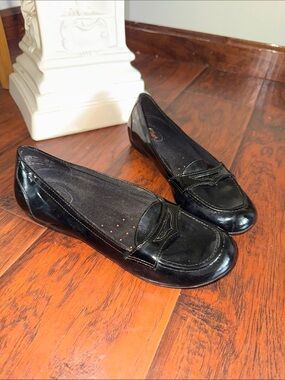 Classic Black Patent Leather Safe T Step Comfort Women’s Flats